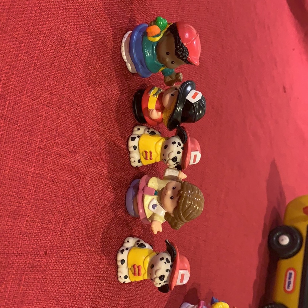 26 little people. - Picture 5 of 6